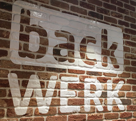 Hochwertige Folierung des Mauerwerk mit Fassadenfolie