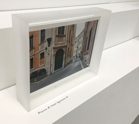 Detailaufnahme einer professionell umgesetzten Museumsbeschriftung für Exponate