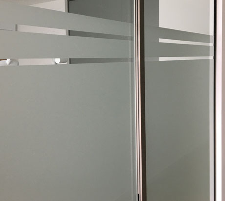 Sichtschutzfolierung Milchglas Arztpraxis