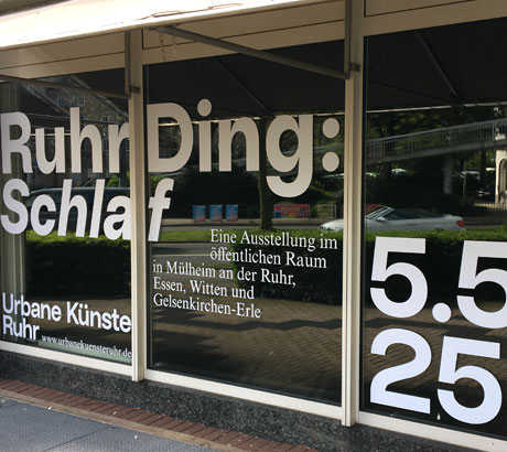 Fensterfolierung - grafische Beschriftung für eine Ausstellung